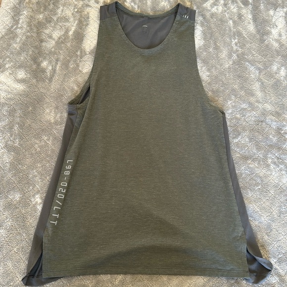 Lululemon License to Train sleeveless shirt - Picture 1 of 5
